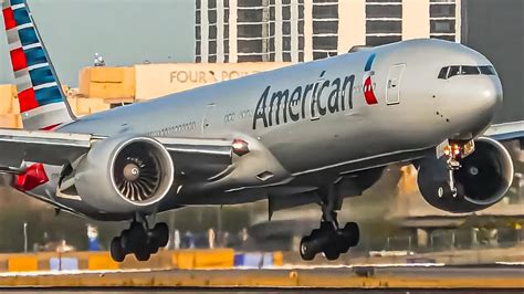LX Boeing 777.